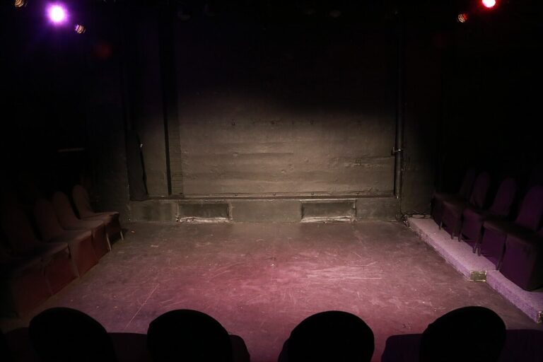 Ernst en bobbie hebben geen idee! — theater in Maassluis
